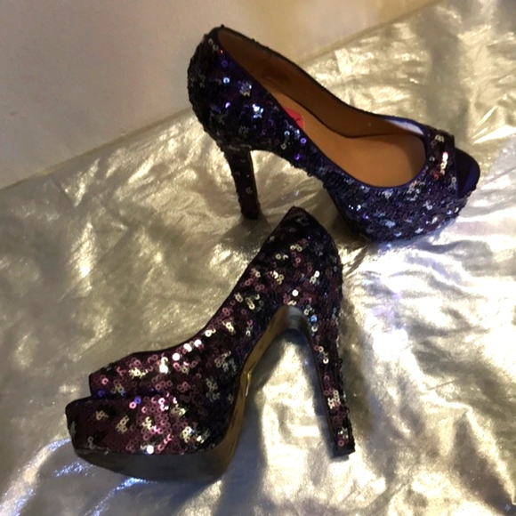 Betsy Johnson Multi Color Shimmer Sequence 7M 5” Heel - Picture 4 of 13